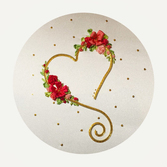 Kit de broderie en ruban de soie et broderie dorée « Loveheart »