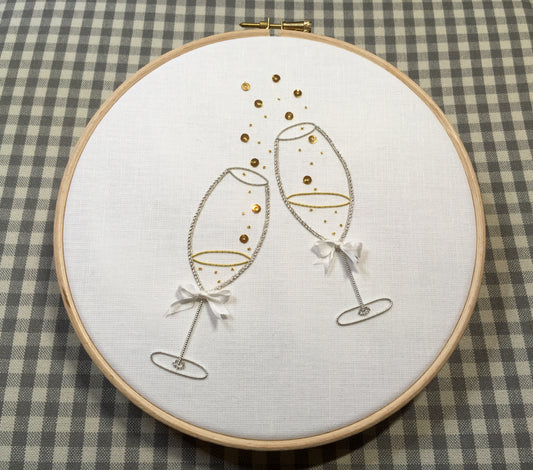 Kit de broderie dorée « Raise a Glass »