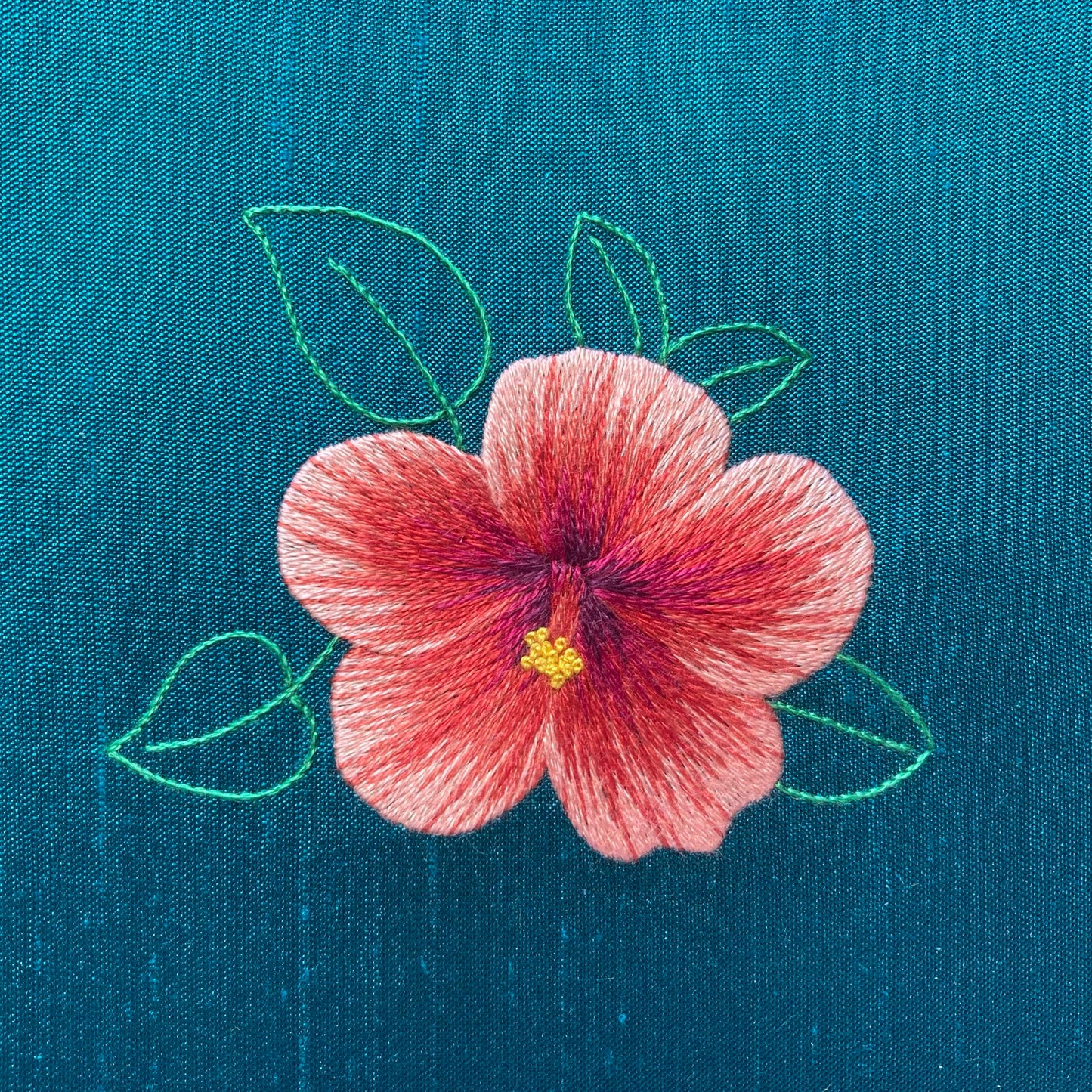 Kit de broderie en soie ombrée « Hibiscus »